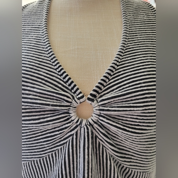 Black and White Striped Top - Picture 2 of 7